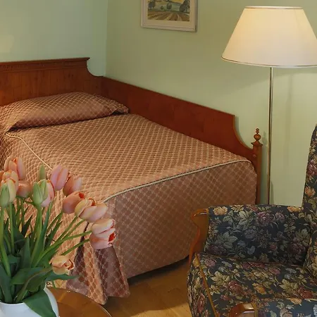 Bristol ホテル 4*